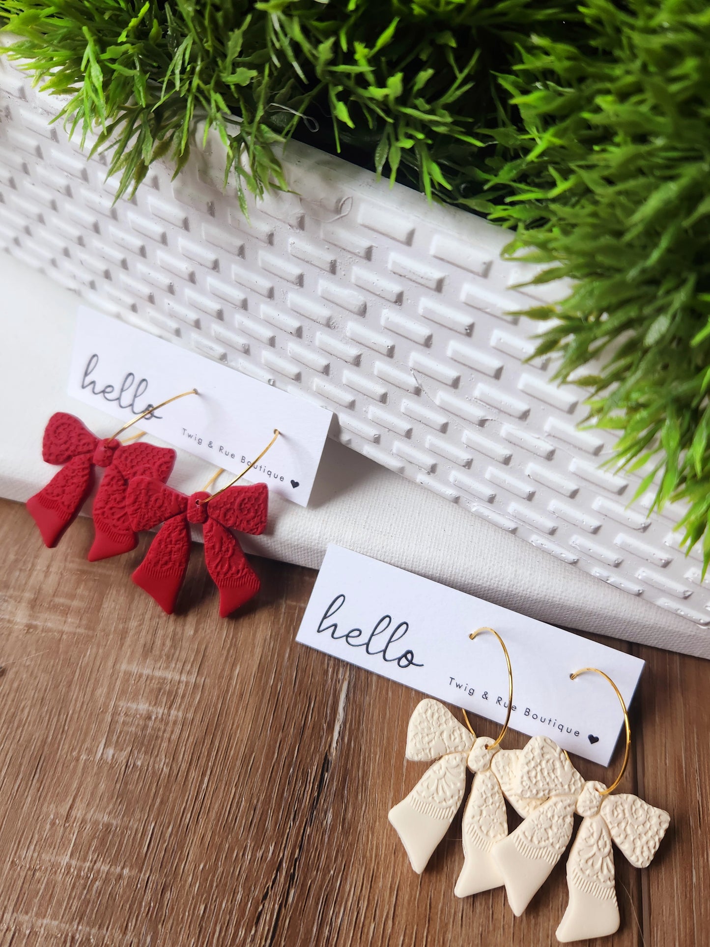 Lace clay bows with hoop