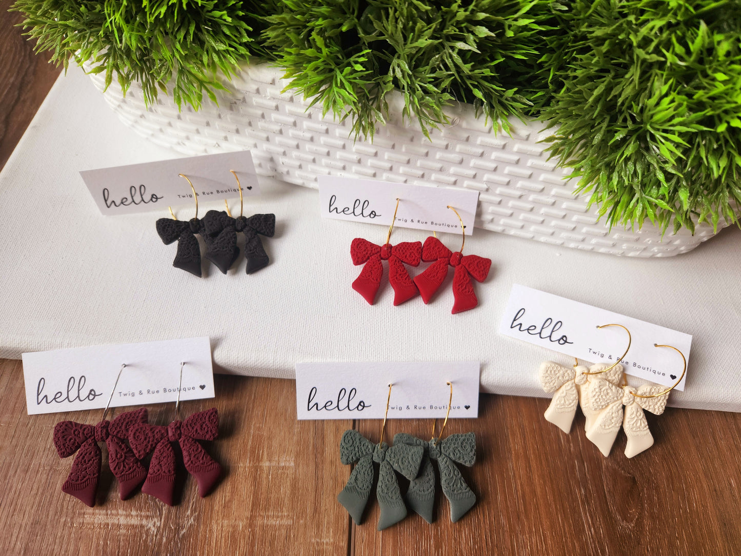 Lace clay bows with hoop