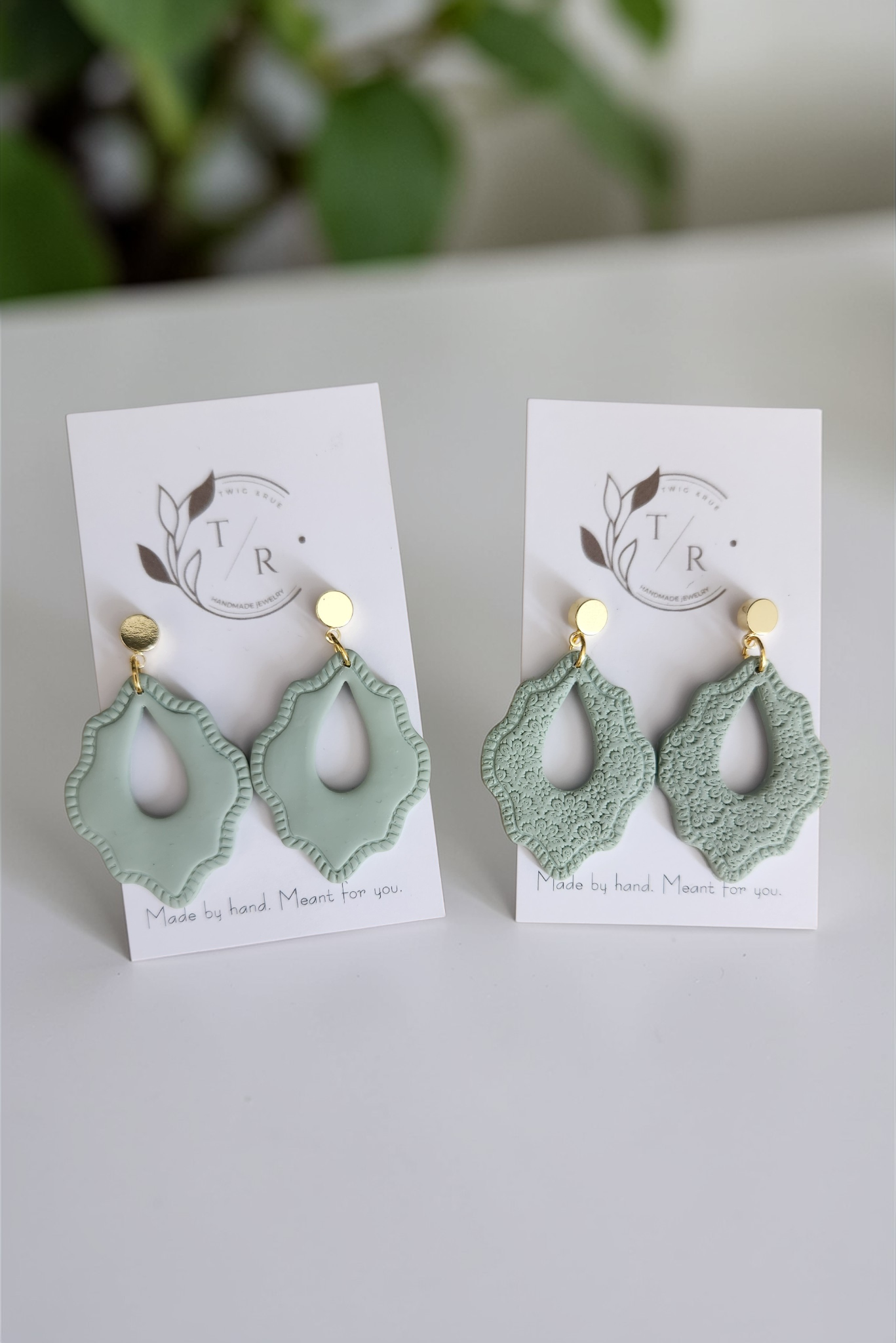Lainie| Scalloped clay dangles