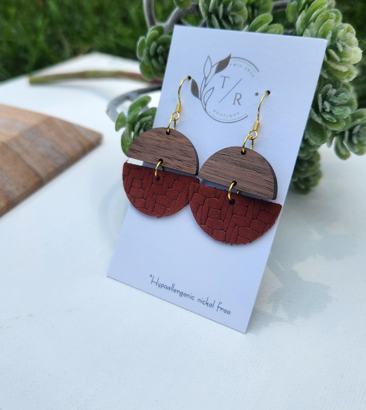 Ellis| Genuine leather and wood dangles