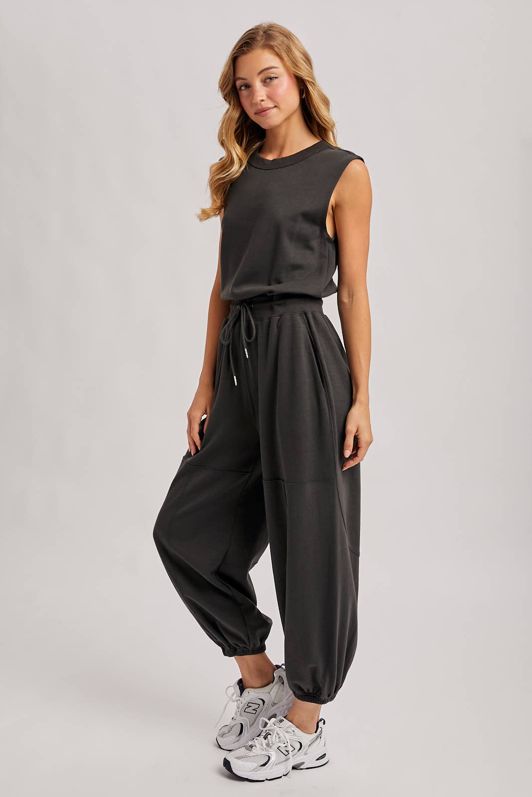 DRAWSTRING WAIST SLEEVELESS KNIT ACTIVE JUMPSUIT in Hunter Green