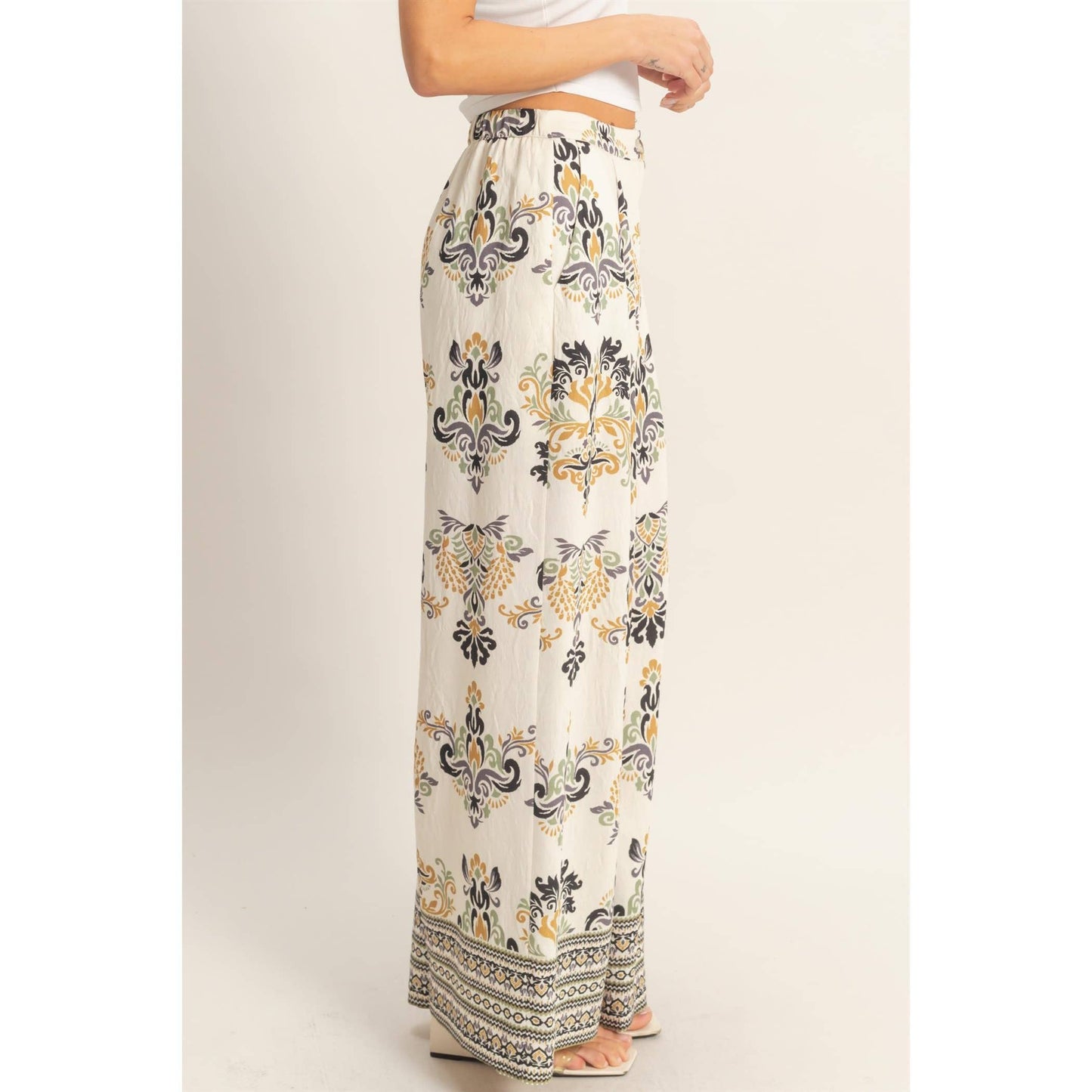 Wide-Leg Printed Palazzo Pants: BLACK