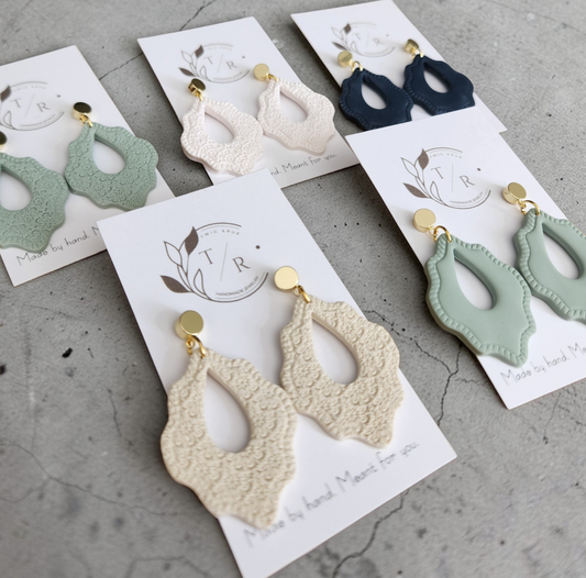Lainie| Scalloped clay dangles